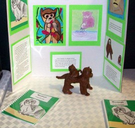 Mimi display with sculpted figures